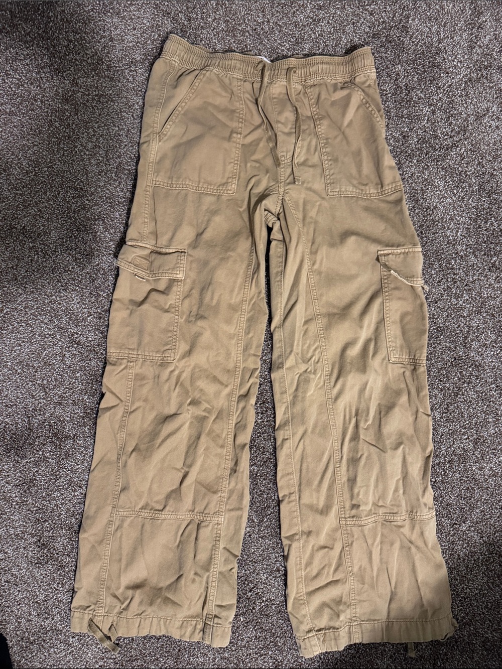 Relaxed Fit Cargo Pants in Khaki with Elastic Waist